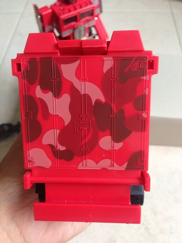 BAPE Red Cammo Convoy Exclusive Optimus Prime Figure Out The Box Image  (23 of 41)